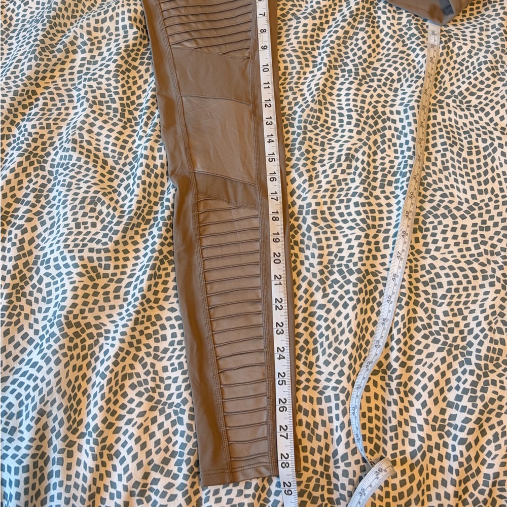 Alo Olive Green Leggings - Picture 12 of 14